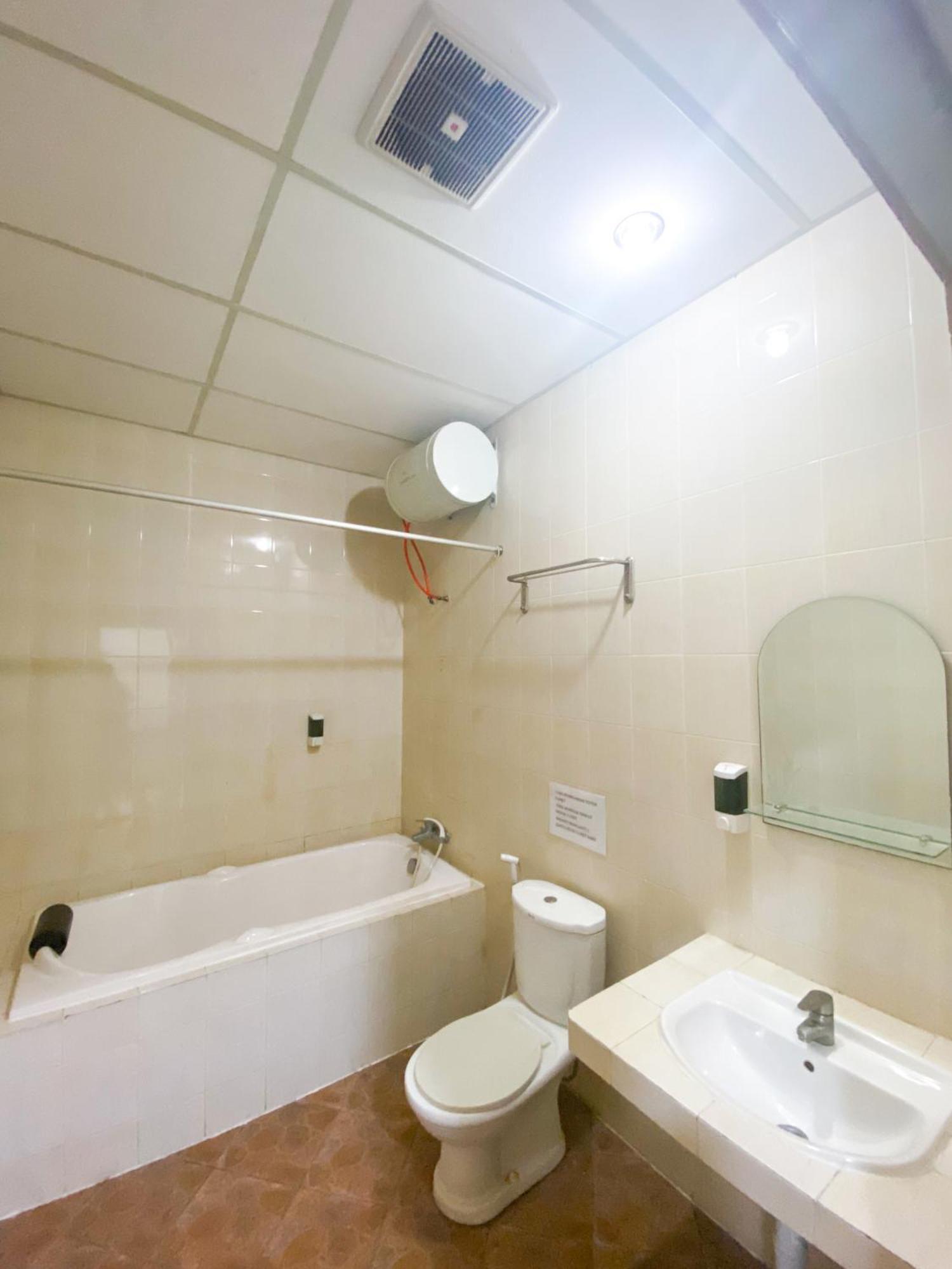 Central City Hotel Perabumulih المظهر الخارجي الصورة