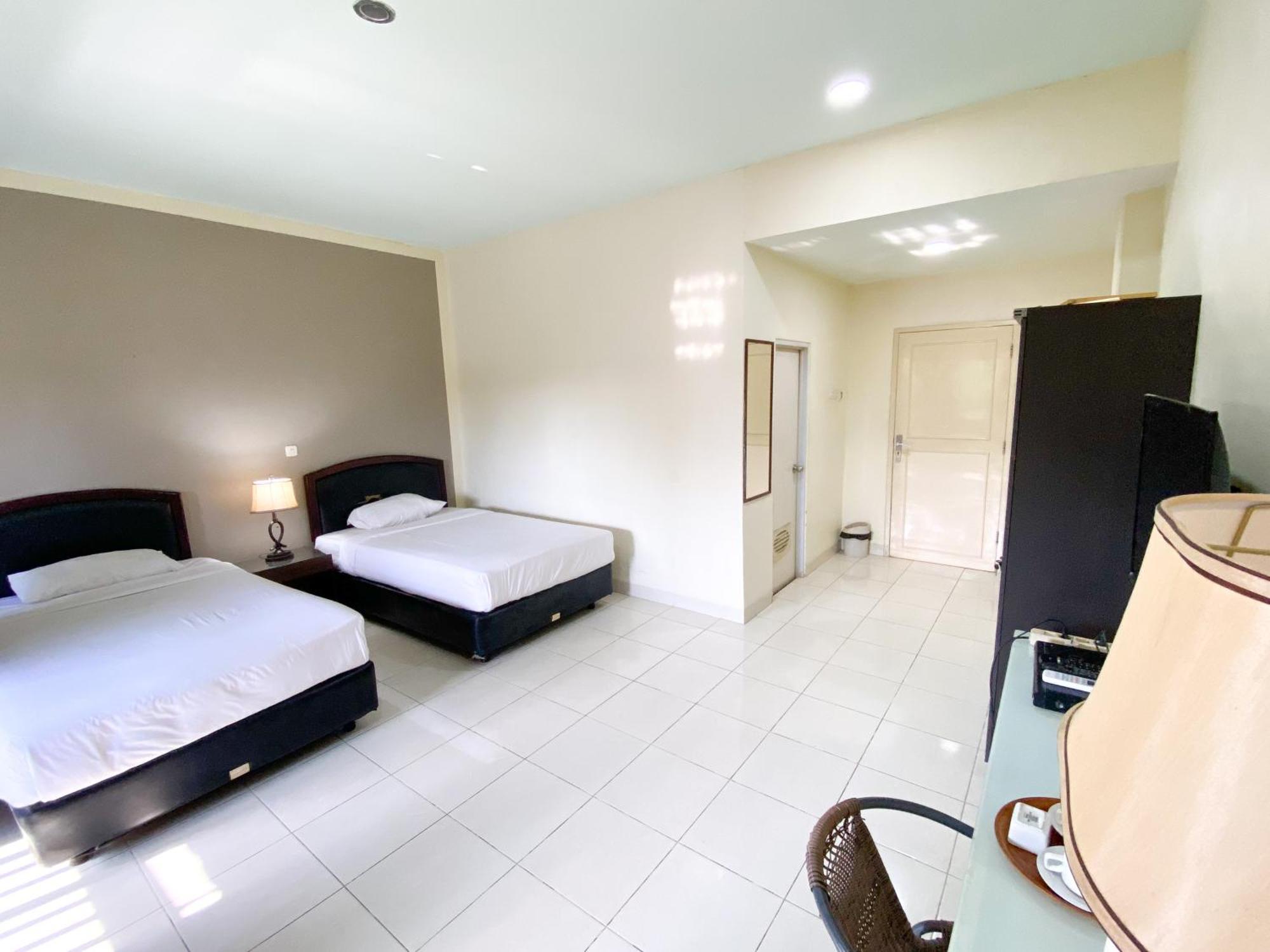 Central City Hotel Perabumulih المظهر الخارجي الصورة